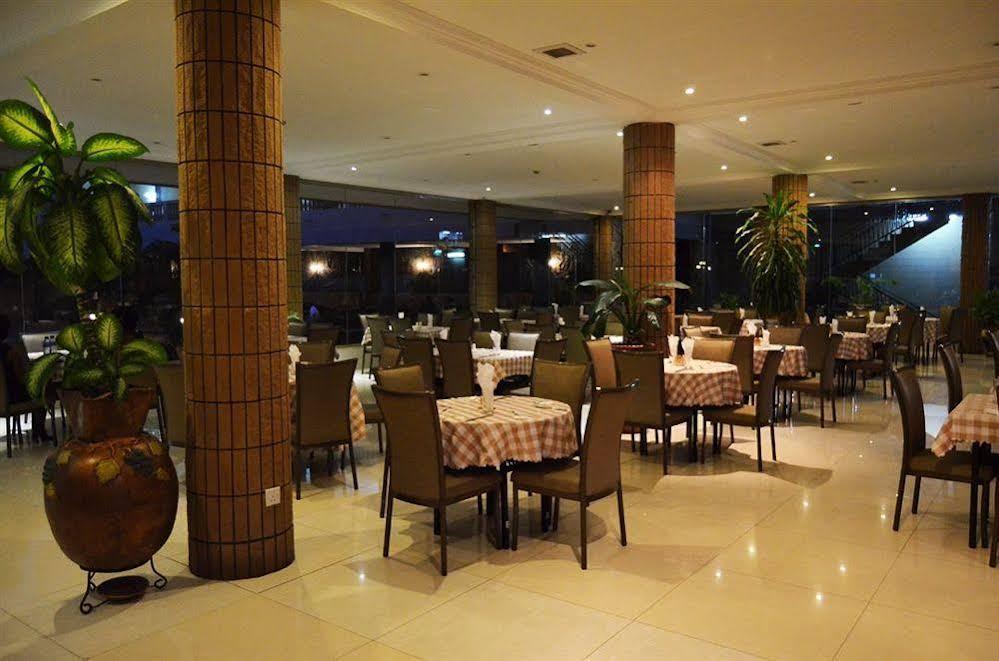 Mensvic Grand Hotel Акра Екстериор снимка