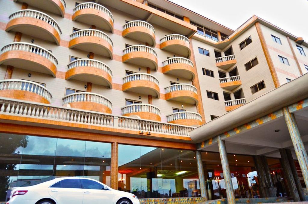 Mensvic Grand Hotel Акра Екстериор снимка