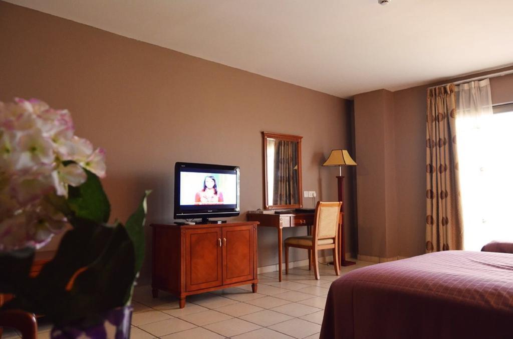 Mensvic Grand Hotel Акра Стая снимка