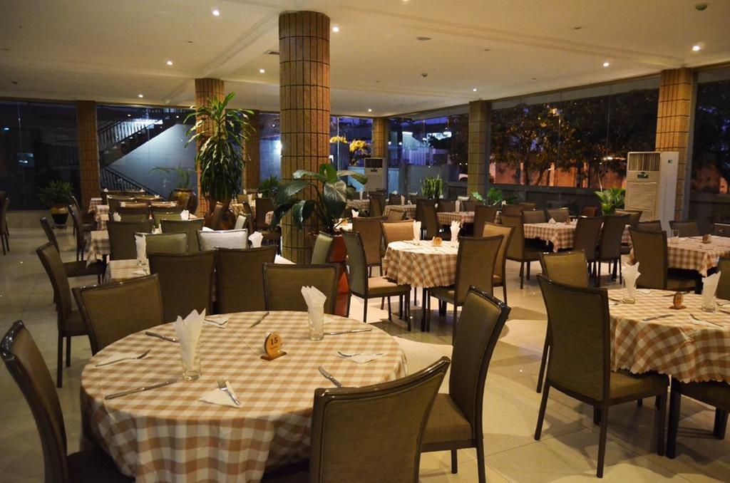 Mensvic Grand Hotel Акра Екстериор снимка