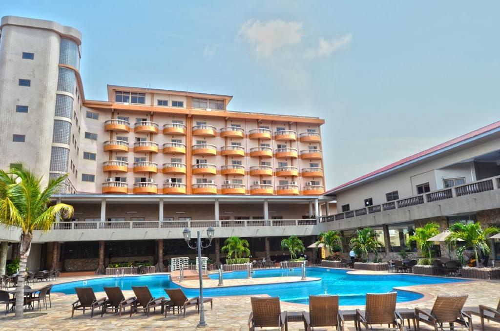 Mensvic Grand Hotel Акра Екстериор снимка